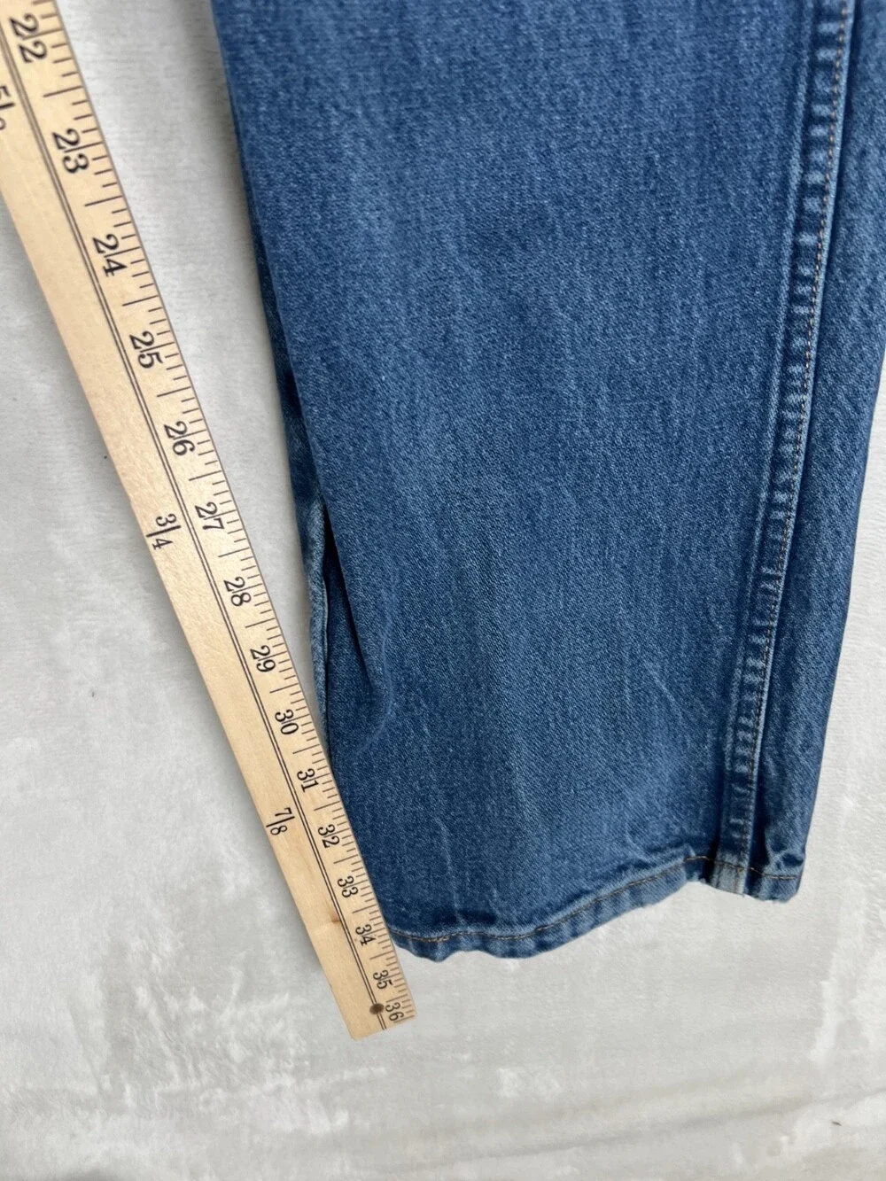 Vintage Wrangler 13MWZ Blue Denim Regular Fit Cowboy Jeans Size 40x34 READ